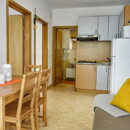 Steli Apartment