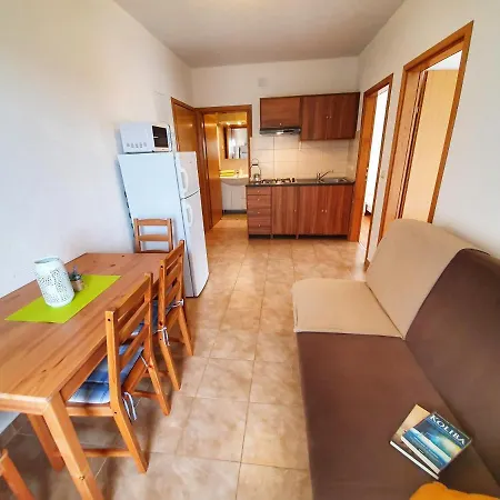 Steli Apartment *