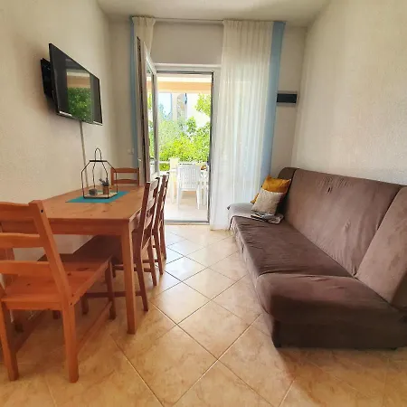 Steli Apartment *