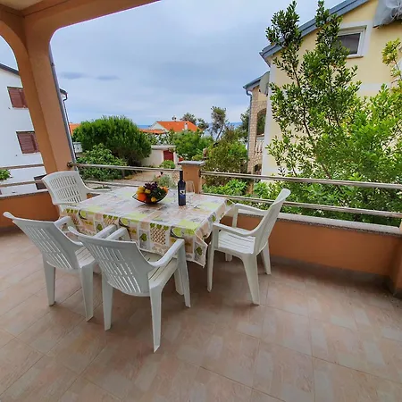 Apartment Steli *